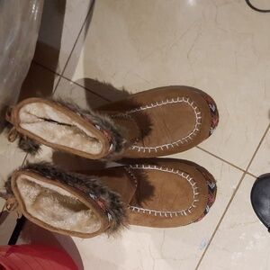 NEW AUTHENTIC GENUINE FAUX FUR MOCCASINS Booties SIZE 7/8